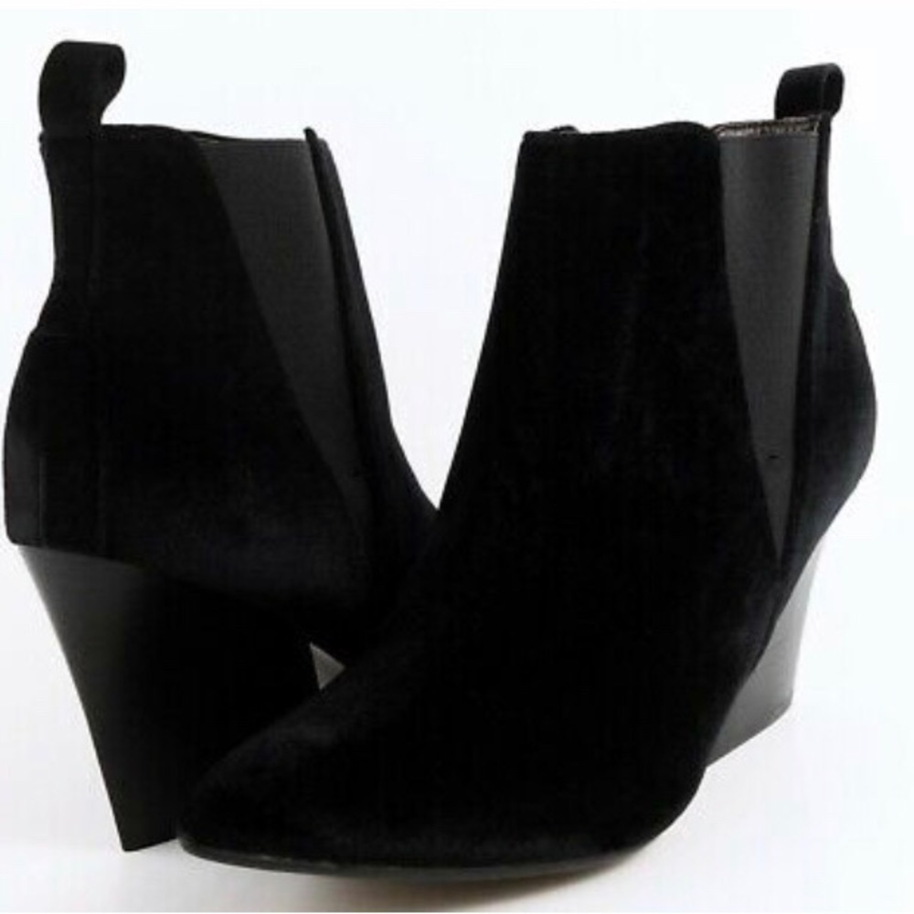 Report Signature velvet Booties